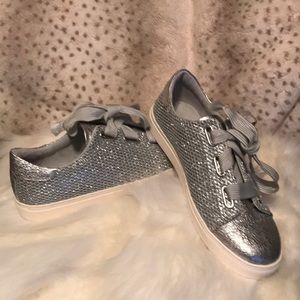 Fabulous tennis shoes